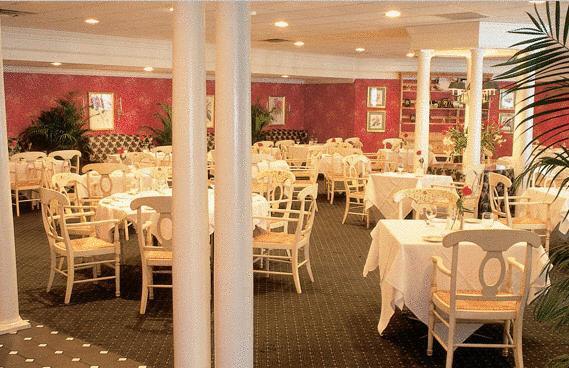Phoenix Inn Of Greenville Restaurant photo